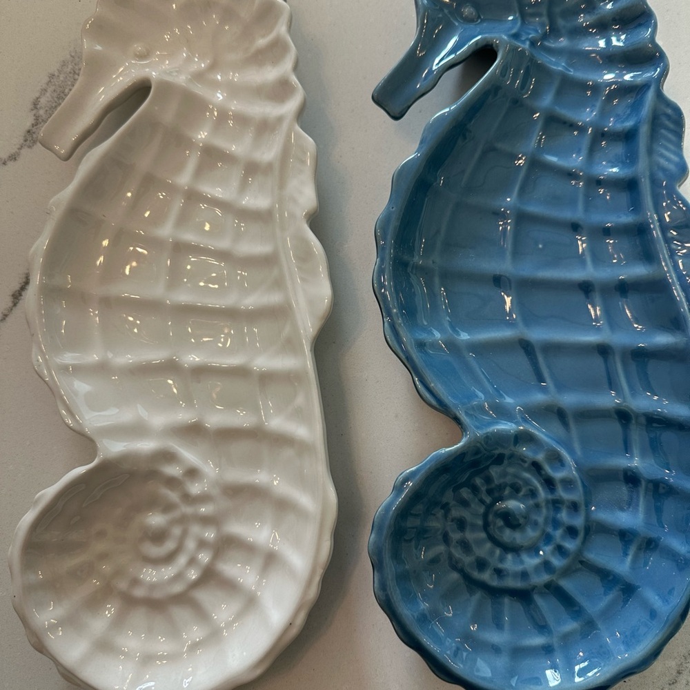 Ceramic Seahorse Art Decor - White and Blue